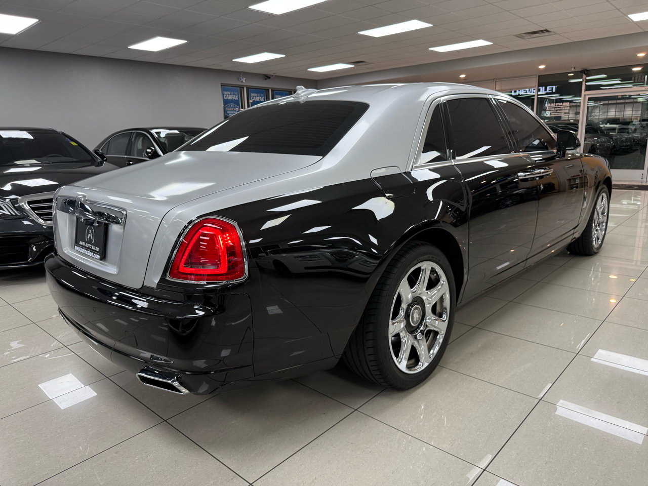 Used 2014 Rolls-Royce Ghost image 2