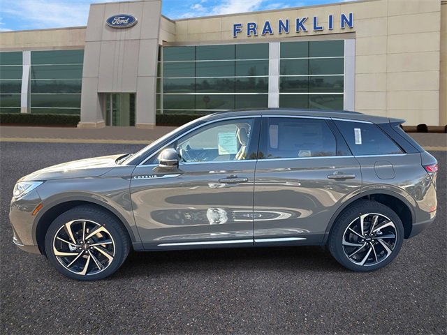 New 2026 Lincoln Corsair Reserve image 4