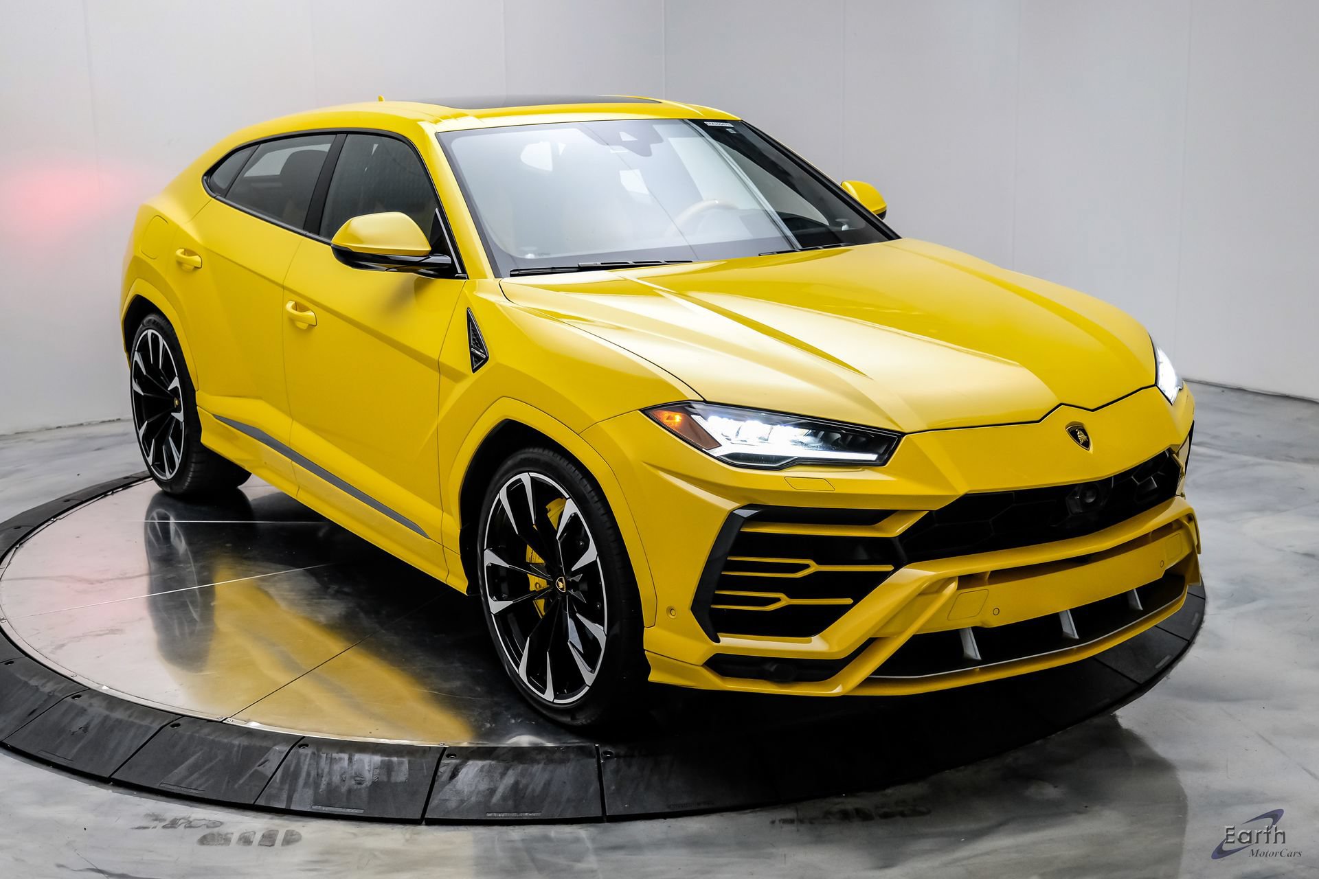 Used 2021 Lamborghini Urus AWD/4WD image 23