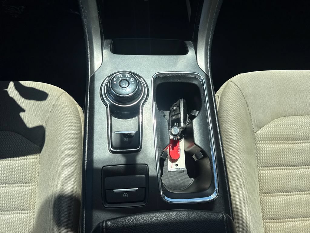 Used 2017 Ford Fusion SE w/ Fusion SE Technology Package FWD image 23
