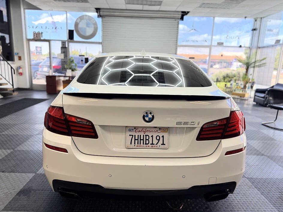 Used 2013 BMW 550i Sedan w/ Executive Pkg RWD image 16