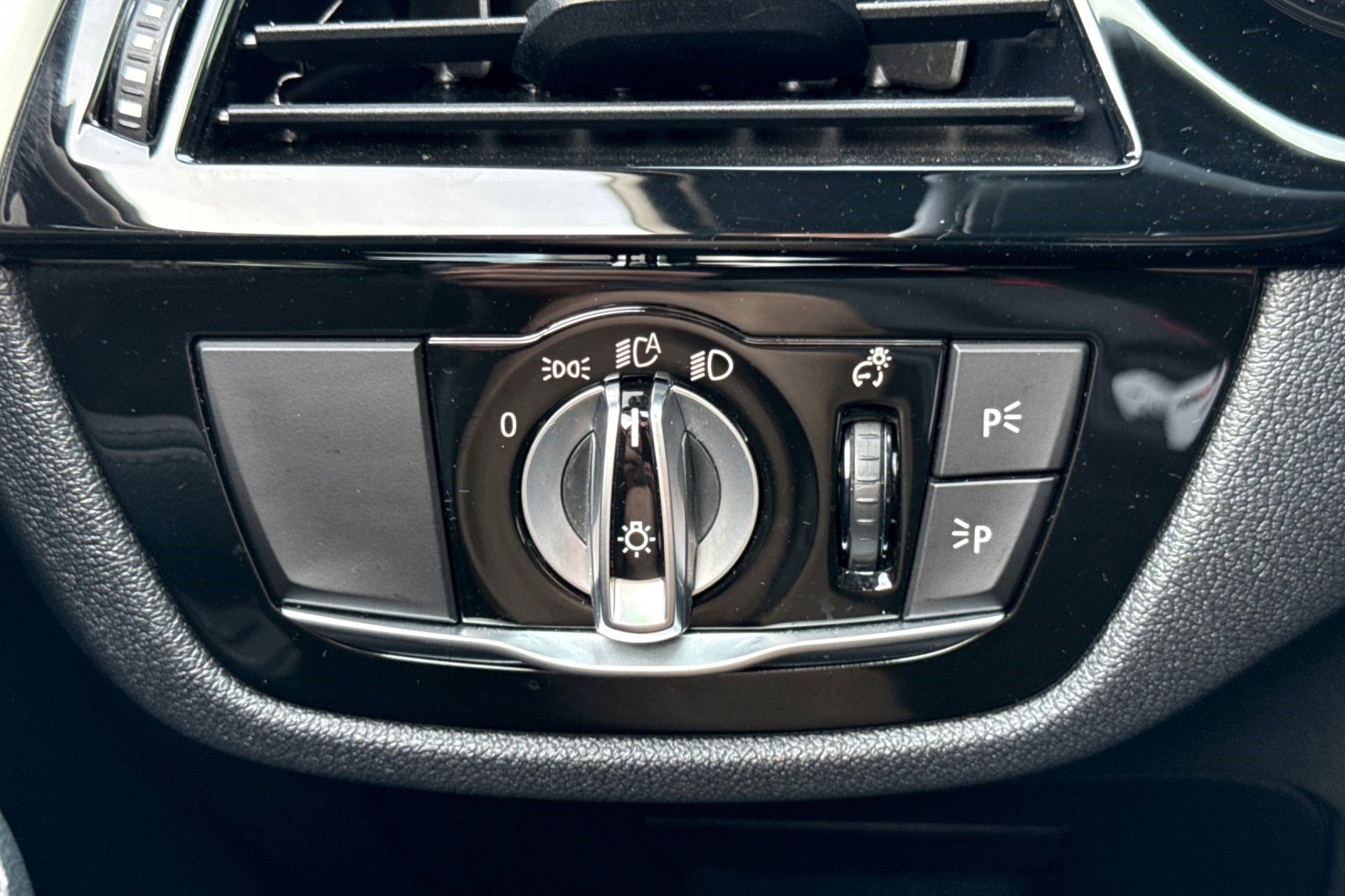 Certified 2023 BMW 530i w/ Premium Package image 35