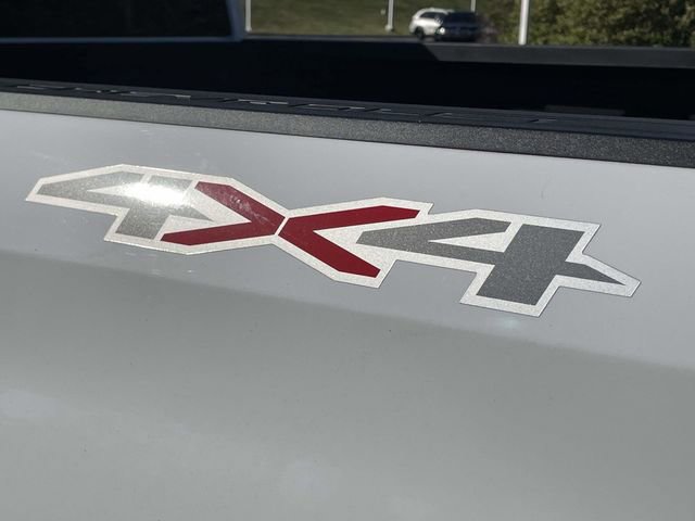 Used 2023 Chevrolet Silverado 1500 LT image 11