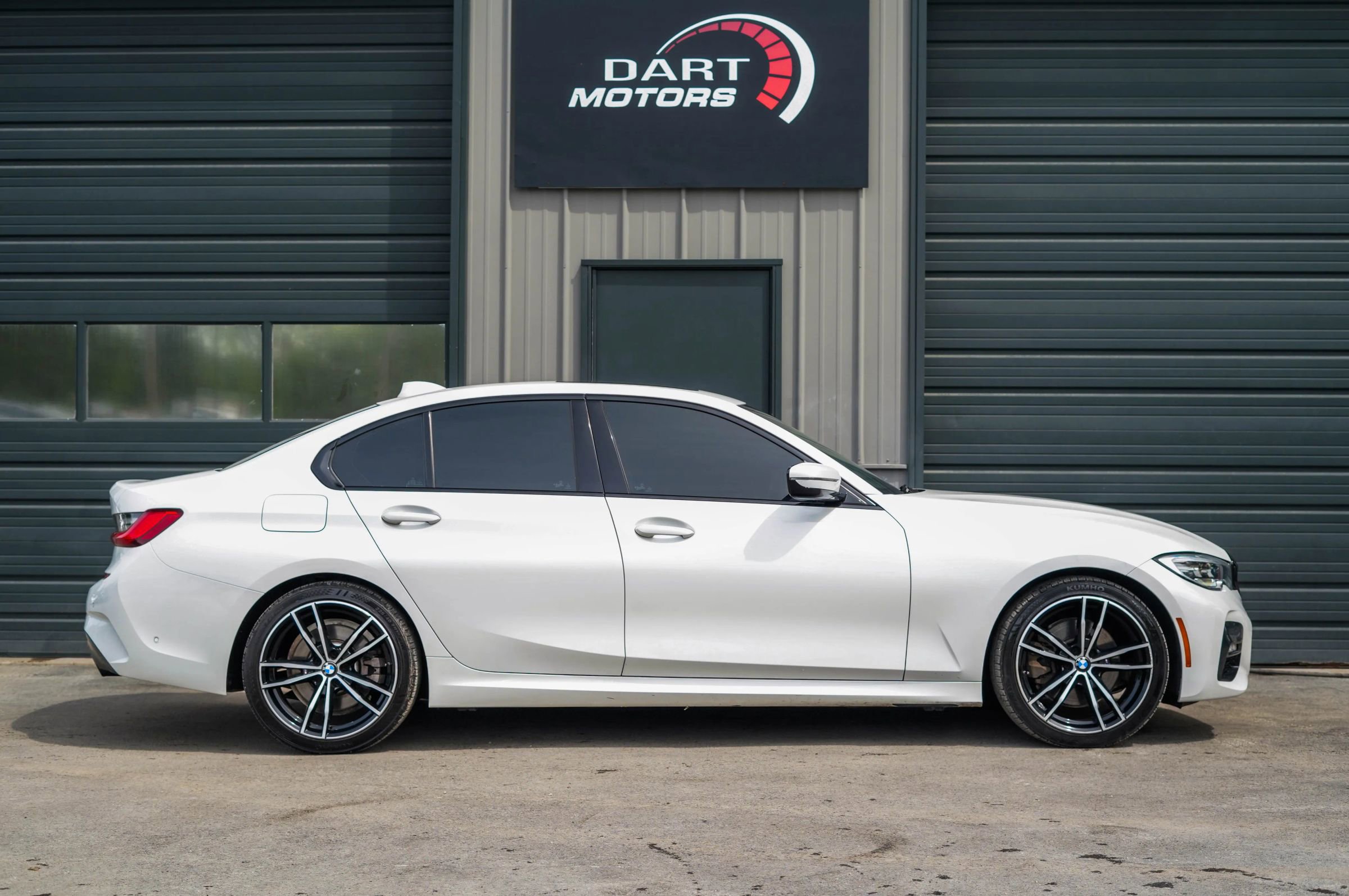 Used 2020 BMW 330i xDrive Sedan w/ M Sport Package AWD/4WD image 8