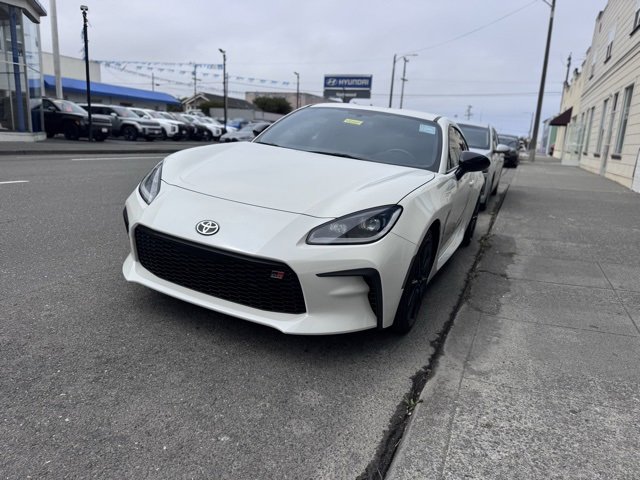 Used 2024 Toyota GR86 Premium image 2