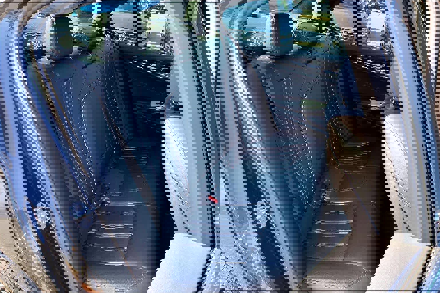 Used 2020 BMW 540i w/ Premium Package image 19