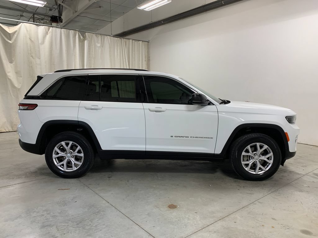 Used 2022 Jeep Grand Cherokee Limited AWD/4WD image 11