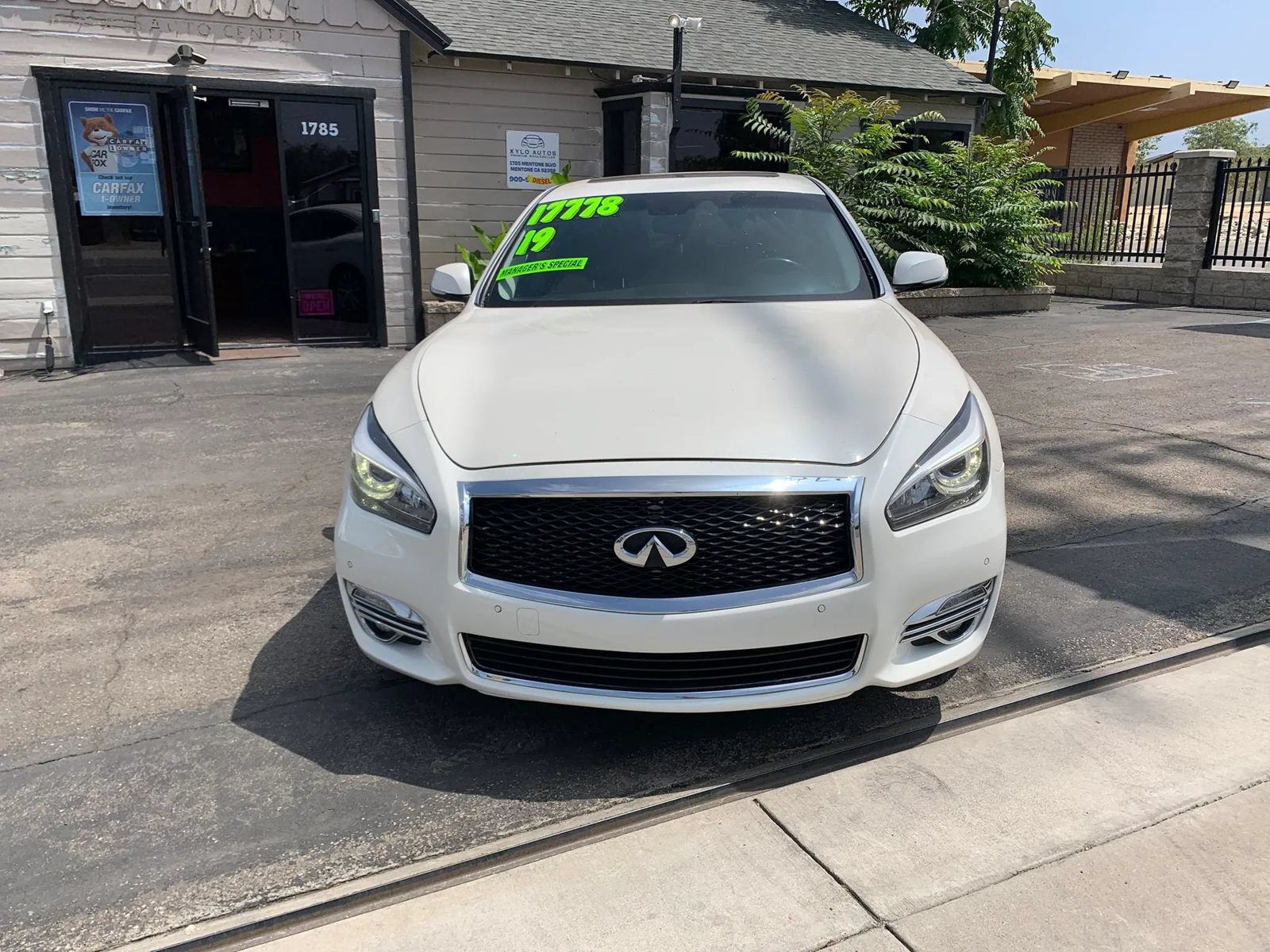 Used 2019 INFINITI Q70 Luxe w/ Proactive Package RWD image 8