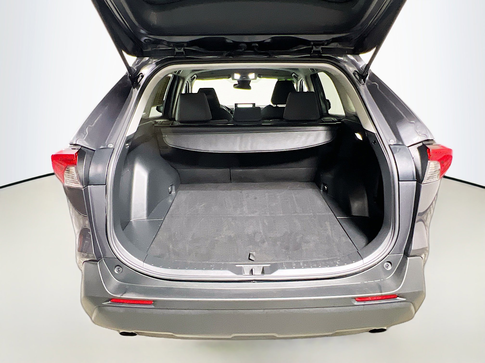 Used 2025 Toyota RAV4 XLE image 34