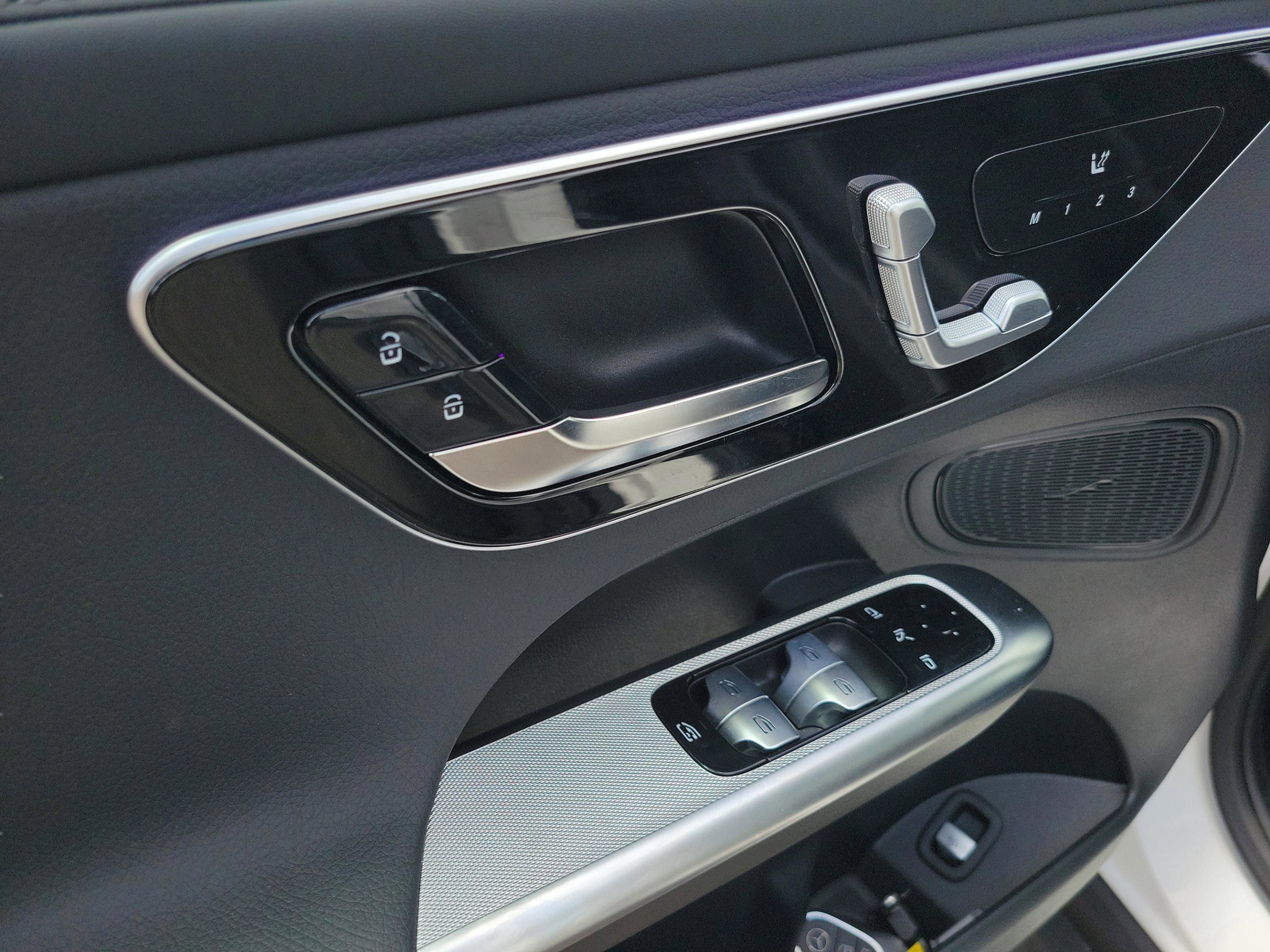 Certified 2026 Mercedes-Benz GLC 300 4MATIC image 17