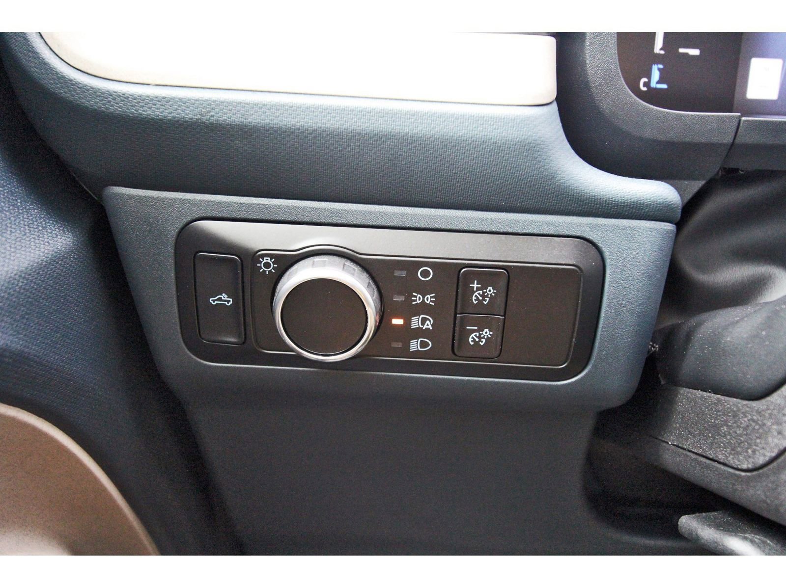 Used 2025 Ford Maverick Lariat image 18