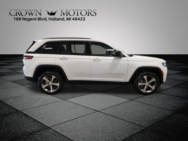 Used 2026 Jeep Grand Cherokee Limited w/ Luxury Tech Group II AWD/4WD image 2
