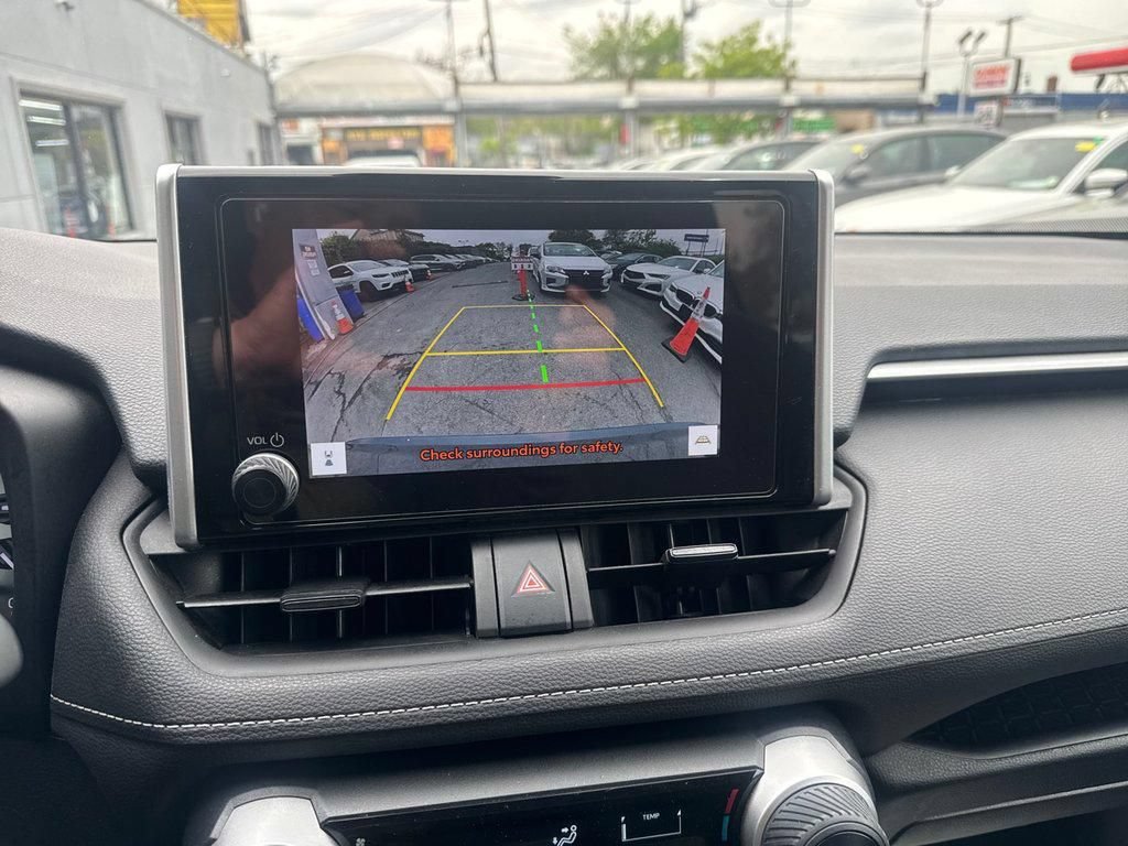 Used 2024 Toyota RAV4 LE FWD image 40