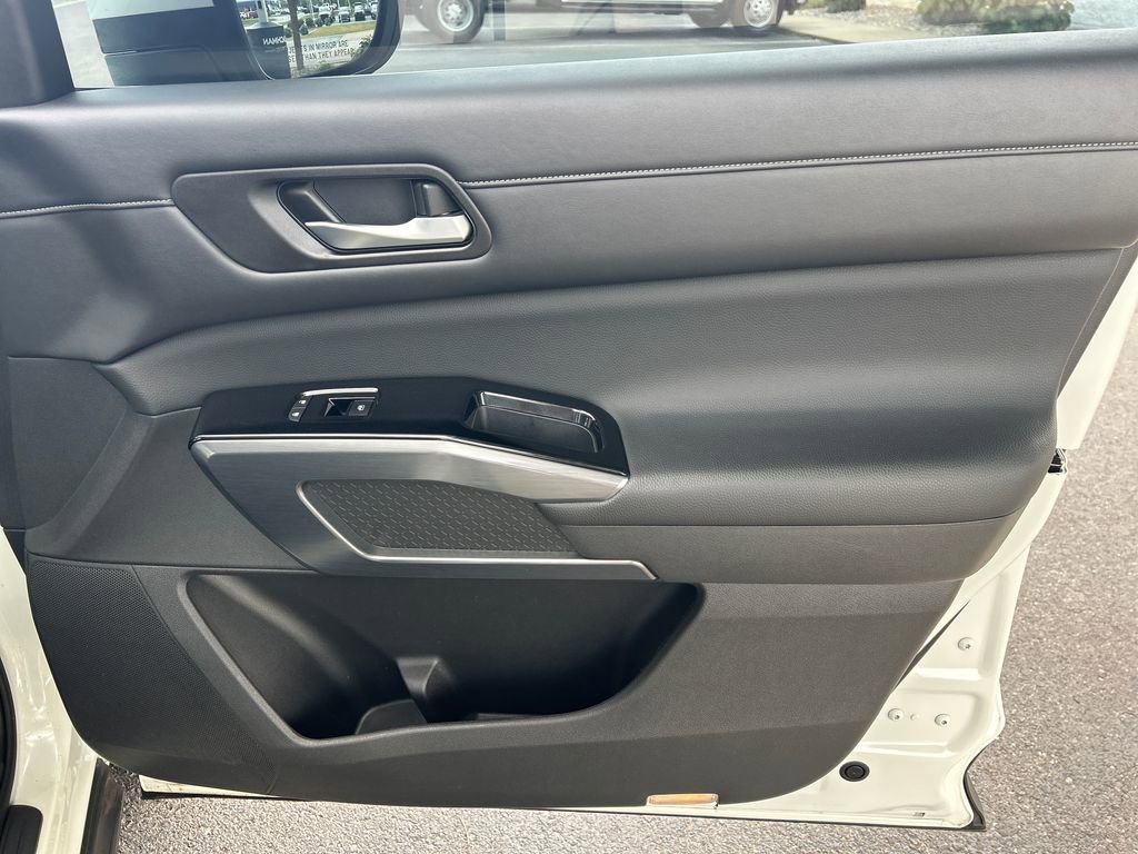 Used 2022 Nissan Pathfinder SL w/ SL Premium Package FWD image 43