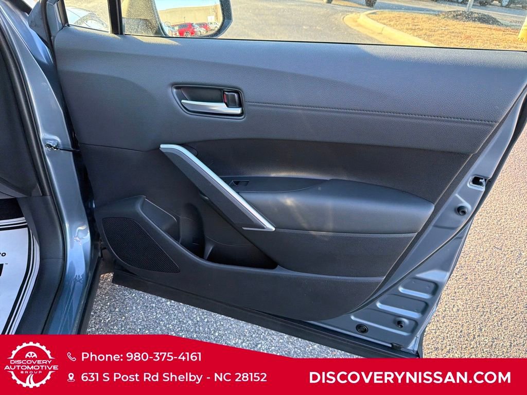 Used 2023 Toyota Corolla Cross XLE image 40