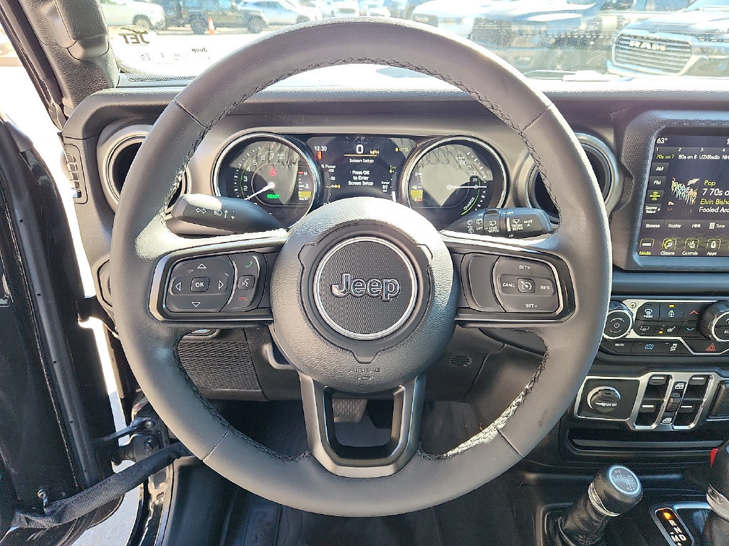 Used 2023 Jeep Wrangler Unlimited w/ Cold Weather Group AWD/4WD image 19