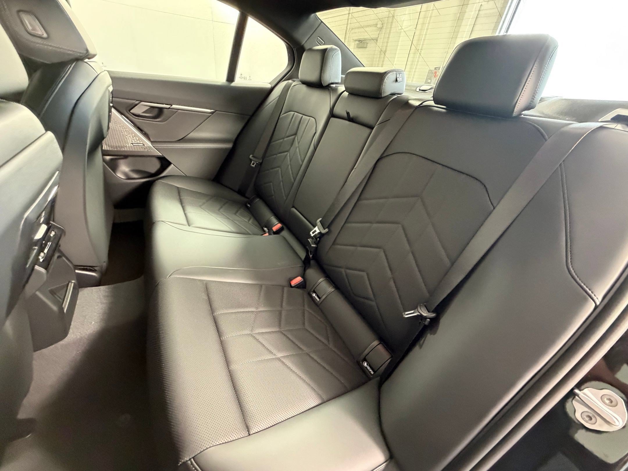 Used 2026 BMW i5 eDrive40 w/ Convenience Package RWD image 22