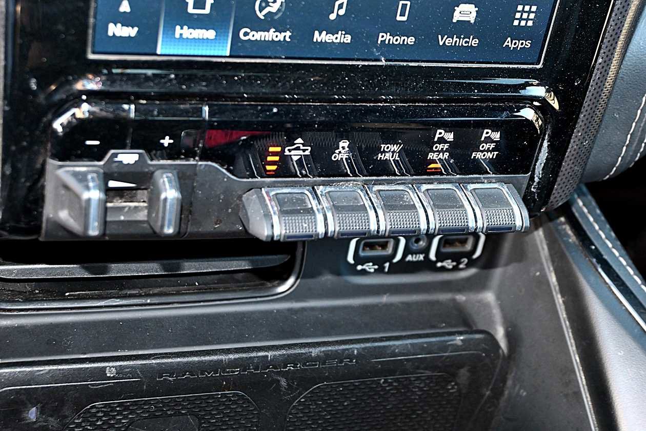 Used 2022 RAM 1500 Limited image 27