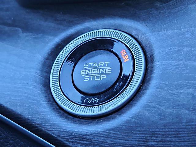 Used 2025 Jeep Grand Cherokee L Limited w/ Black Appearance Package image 17