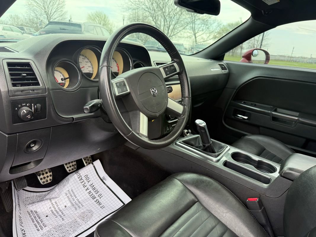 Used 2010 Dodge Challenger R/T image 10