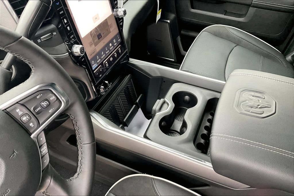 New 2026 RAM 2500 Laramie AWD/4WD image 7