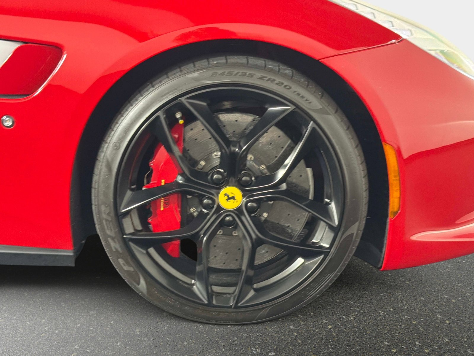 Used 2018 Ferrari GTC4Lusso T RWD image 22