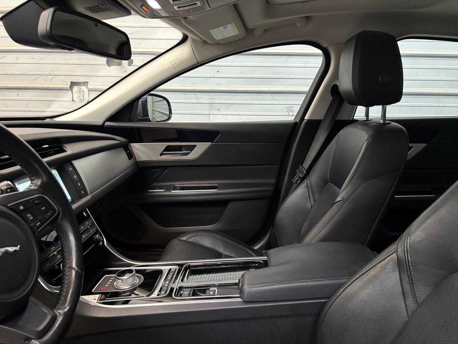 Used 2016 Jaguar XF Prestige AWD/4WD image 24