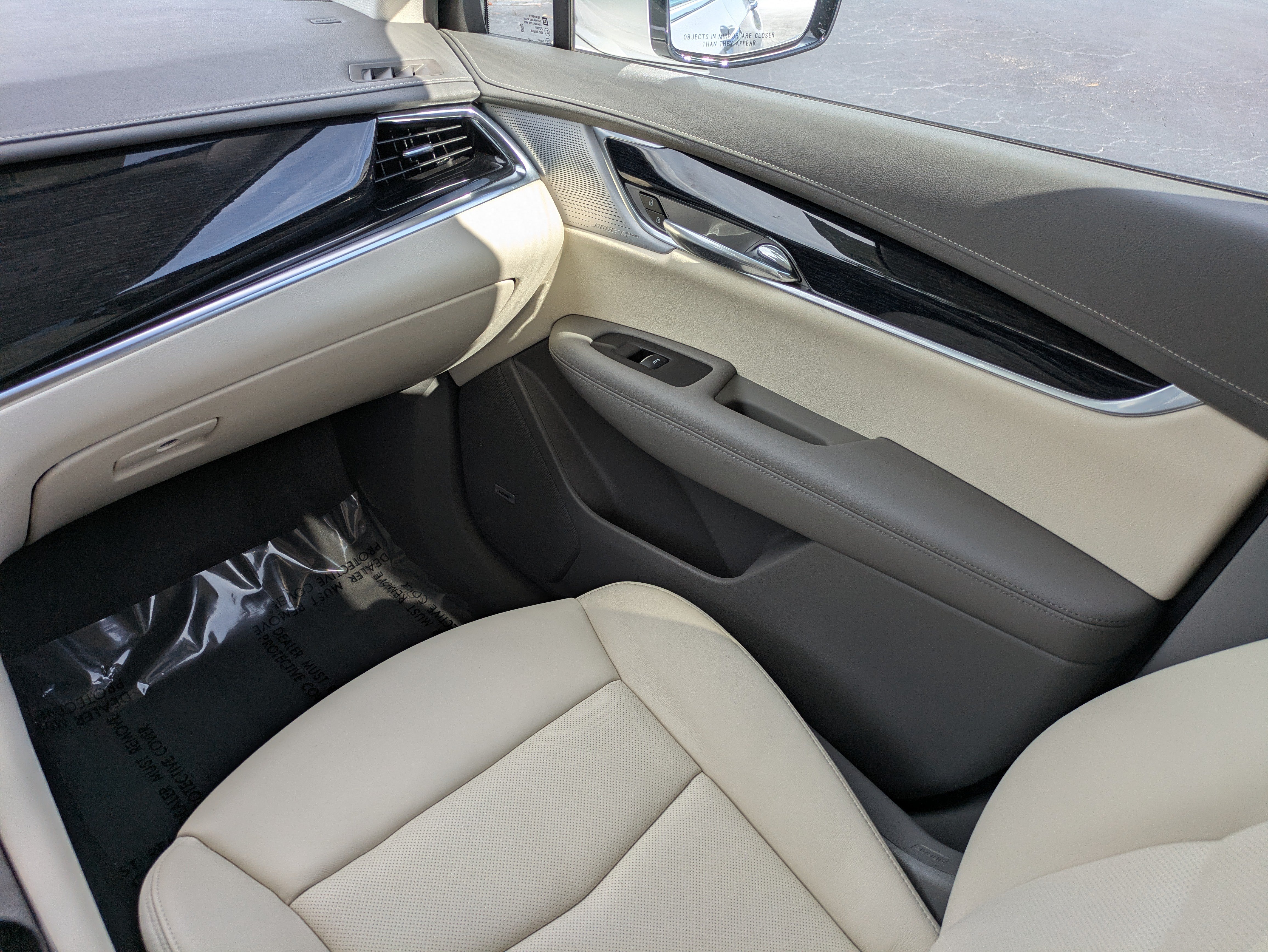 Certified 2025 Cadillac XT6 Premium Luxury w/ Technology Package AWD/4WD image 16