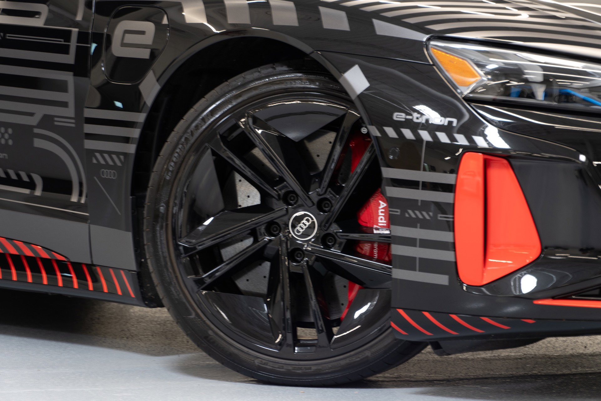 Used 2023 Audi RS e-tron GT image 15