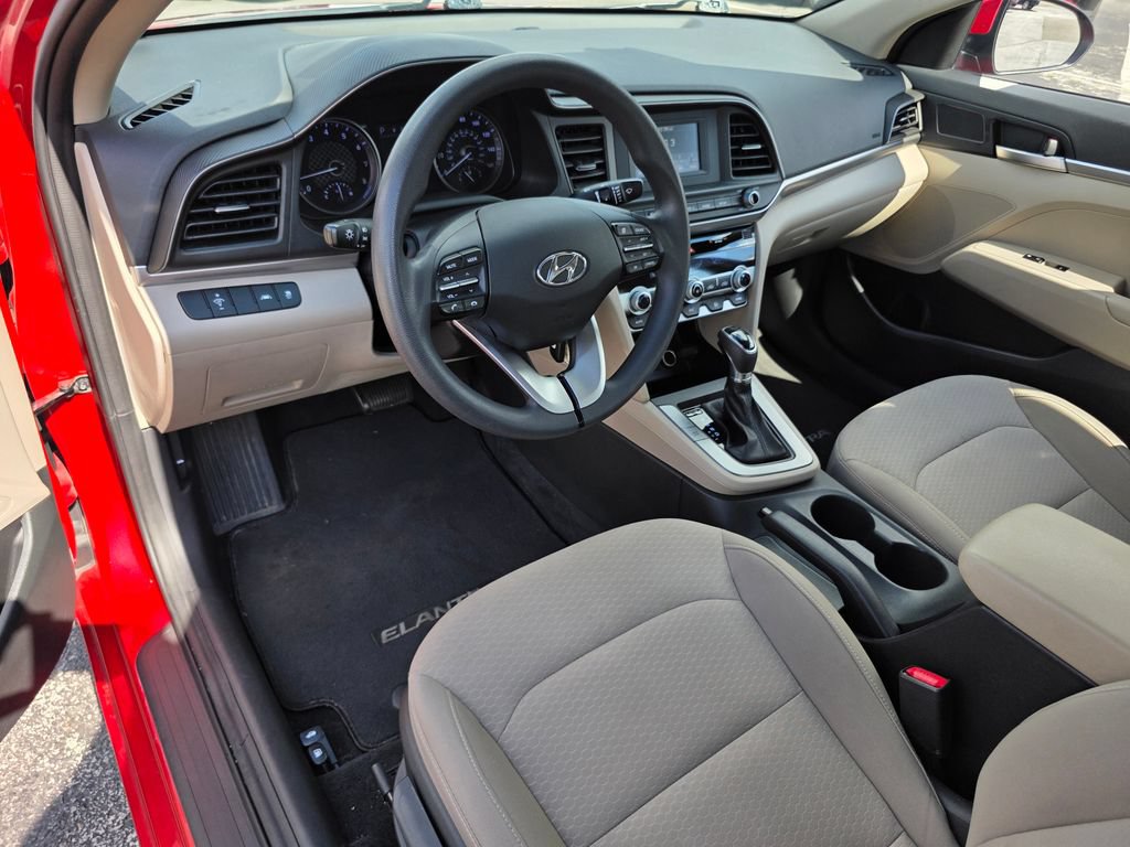 Used 2020 Hyundai Elantra SE FWD image 19