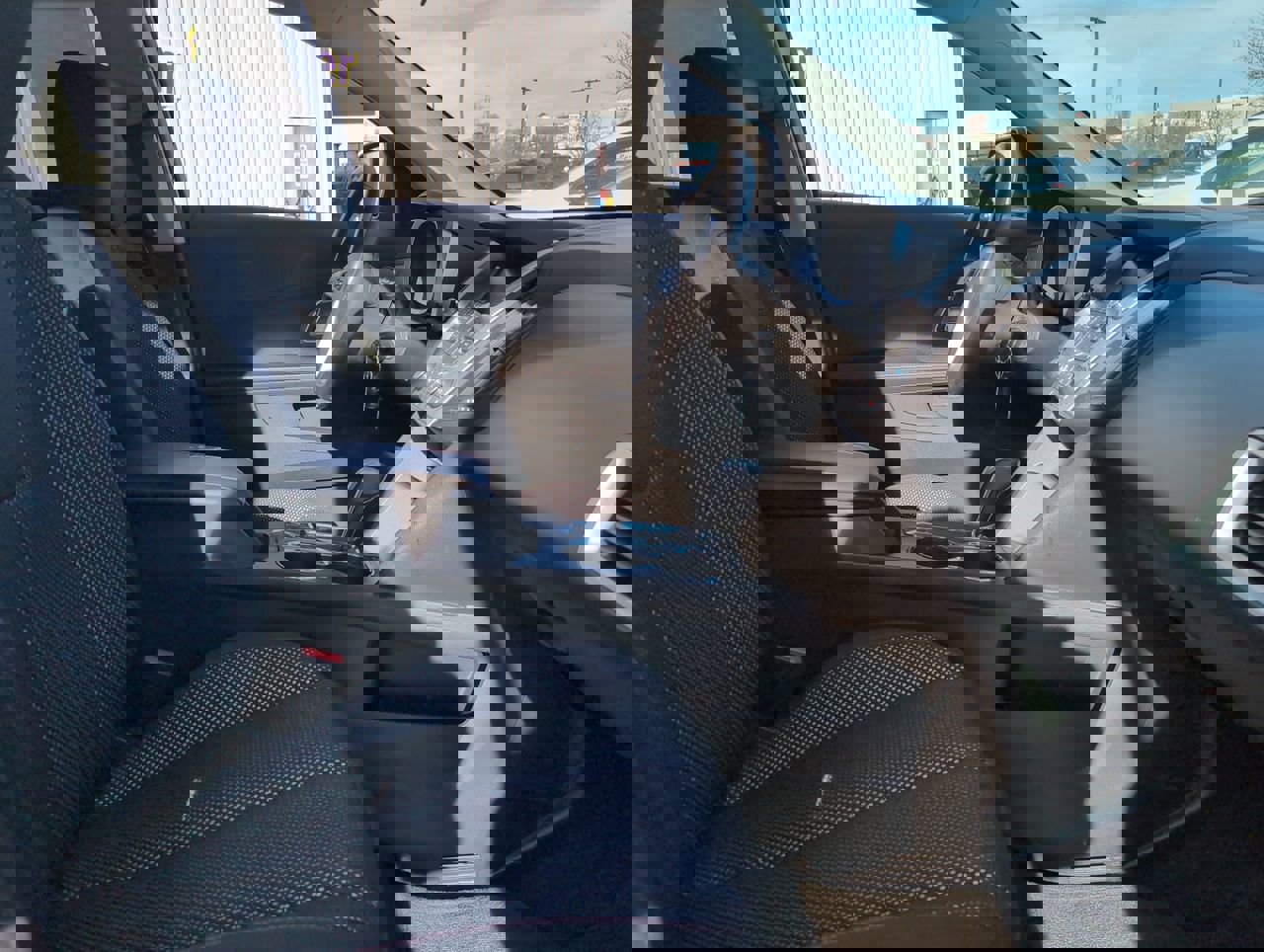 Used 2015 Chevrolet Equinox LT w/ Driver Convenience Package image 16