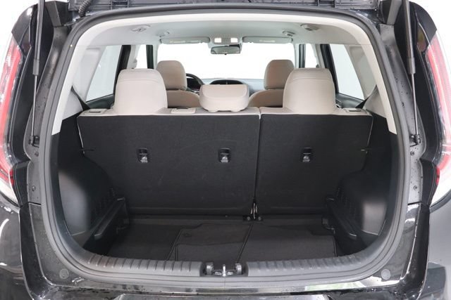 Used 2025 Kia Soul LX w/ LX Technology Package FWD image 30