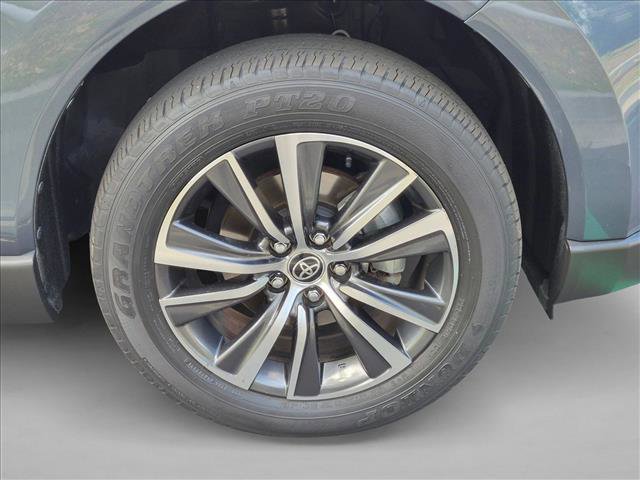 Certified 2021 Toyota Venza LE w/ Carpet Mat Package (TMS) AWD/4WD image 22