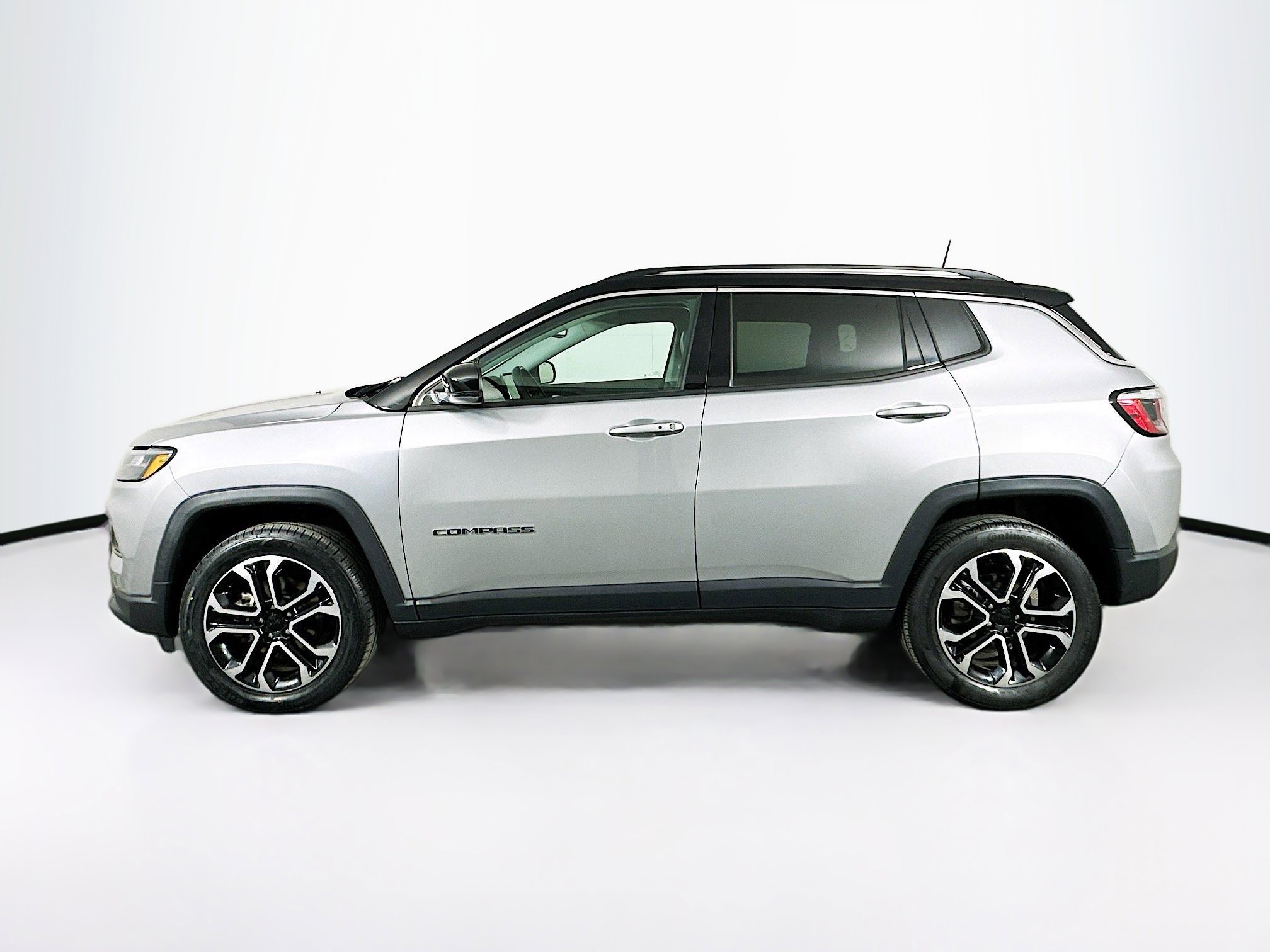 Used 2022 Jeep Compass Limited image 4