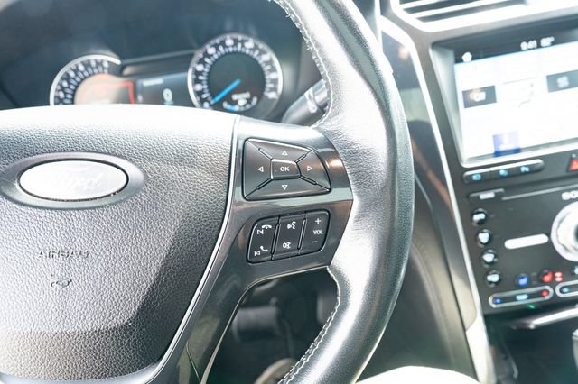Used 2019 Ford Explorer Platinum AWD/4WD image 24