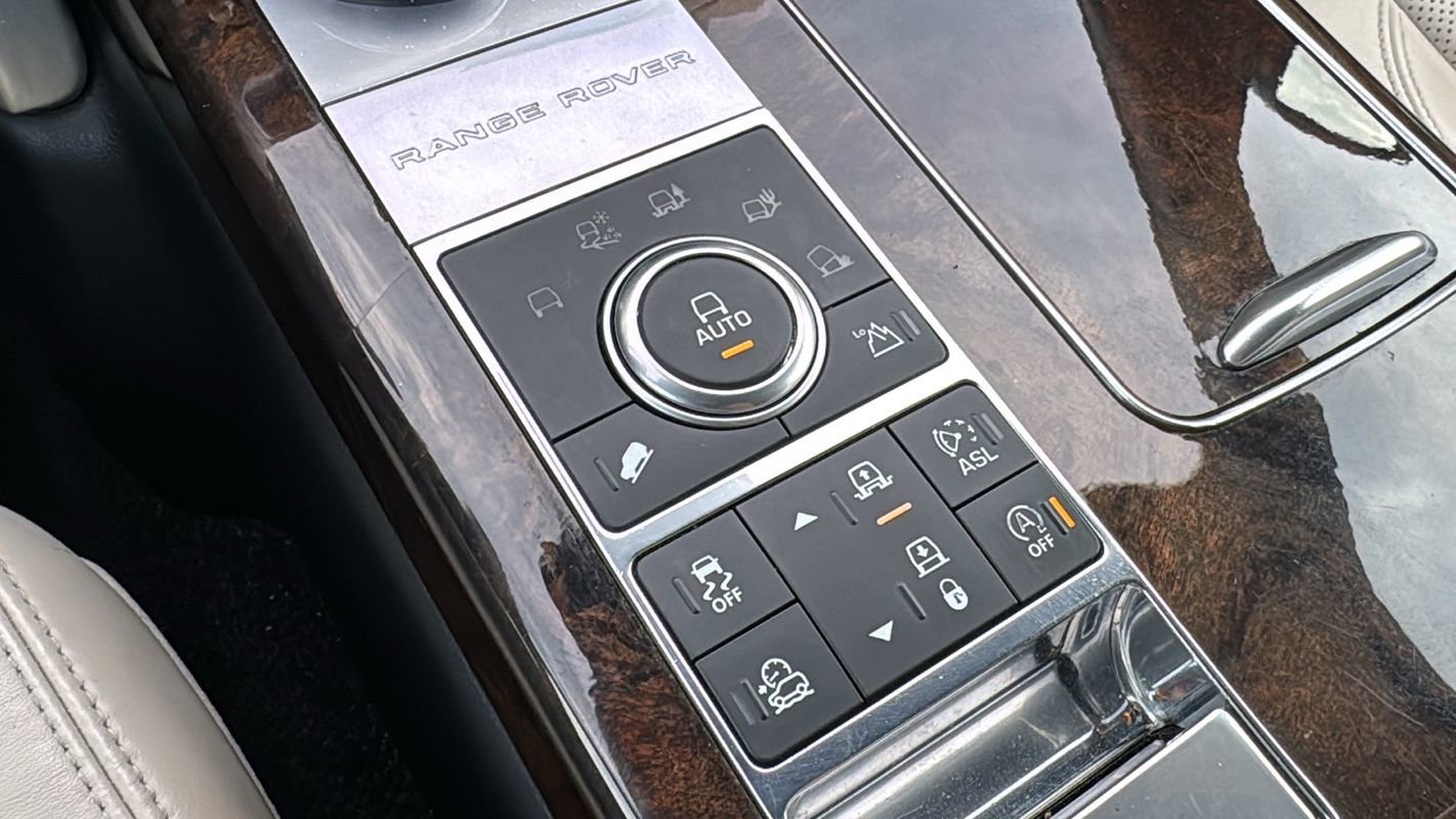 Used 2016 Land Rover Range Rover Supercharged image 30