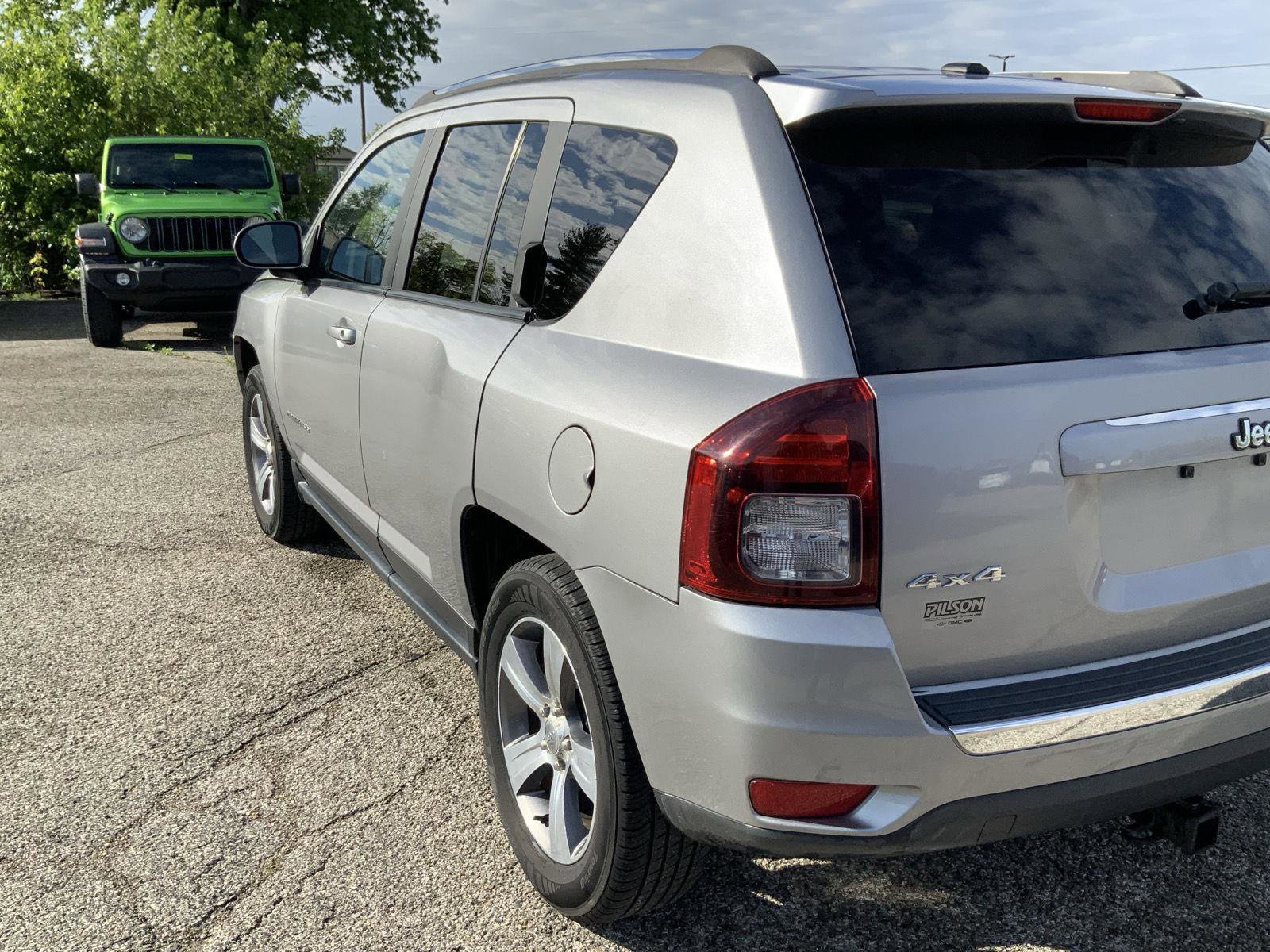 Used 2017 Jeep Compass High Altitude AWD/4WD image 12