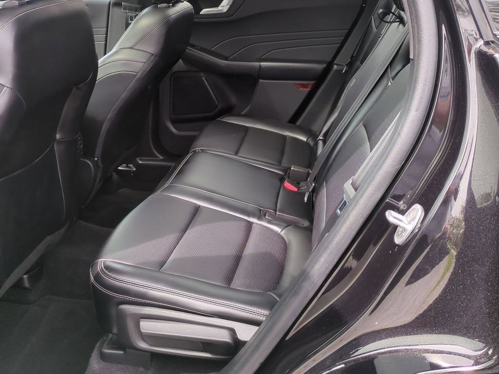 Used 2023 Ford Escape Platinum AWD/4WD image 21