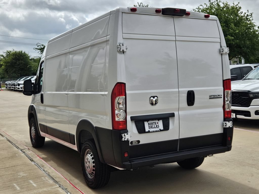 Used 2026 RAM ProMaster 2500 w/ Convenience Group FWD image 4