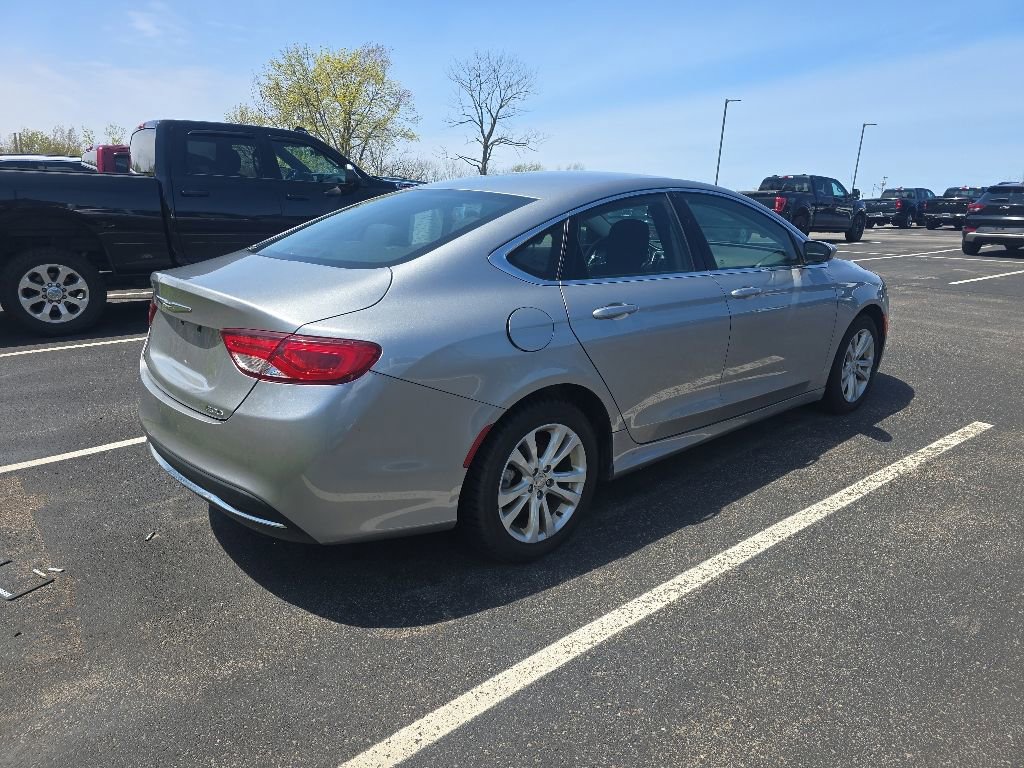 Used 2015 Chrysler 200 Limited FWD image 6