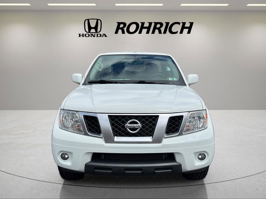 Used 2018 Nissan Frontier PRO-4X image 2