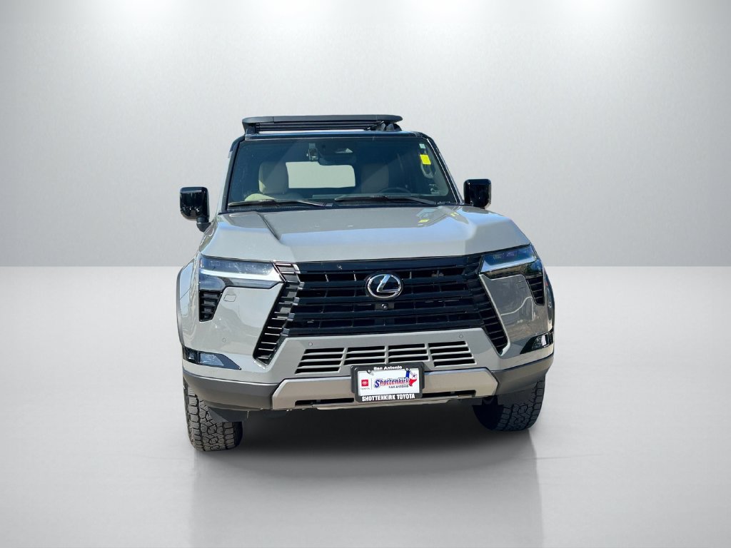 Used 2025 Lexus GX 550 w/ Accessory Package (32) AWD/4WD image 2
