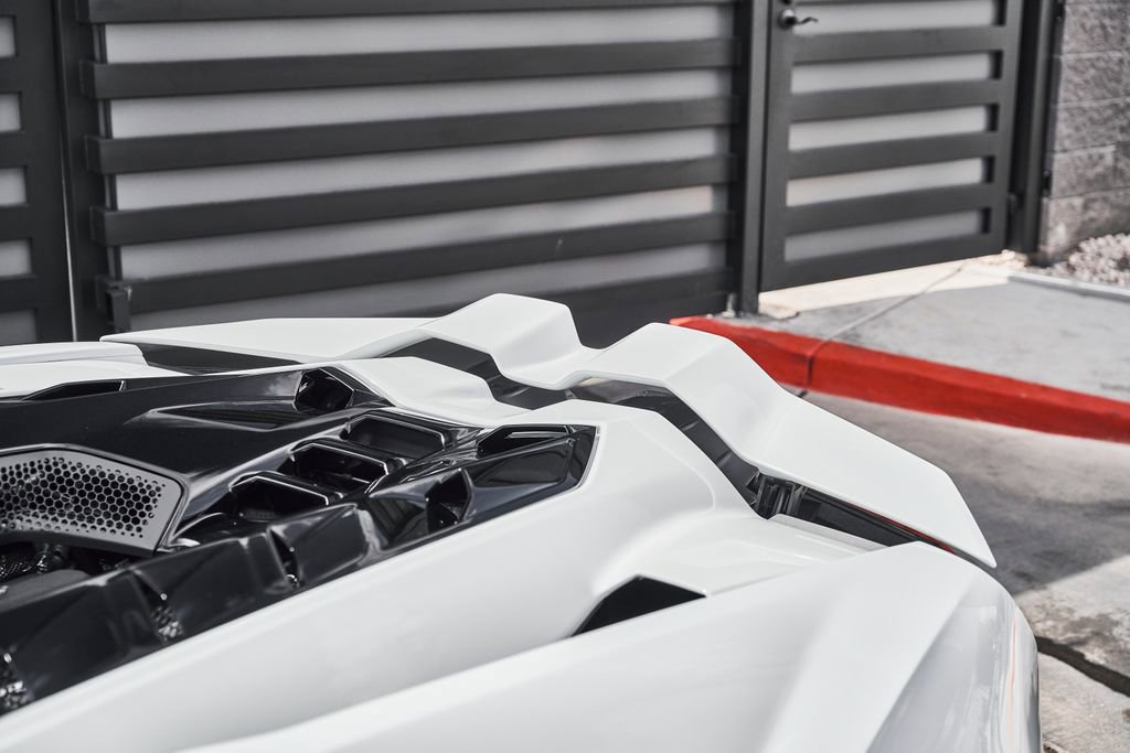 Used 2026 Lamborghini Revuelto AWD/4WD image 12