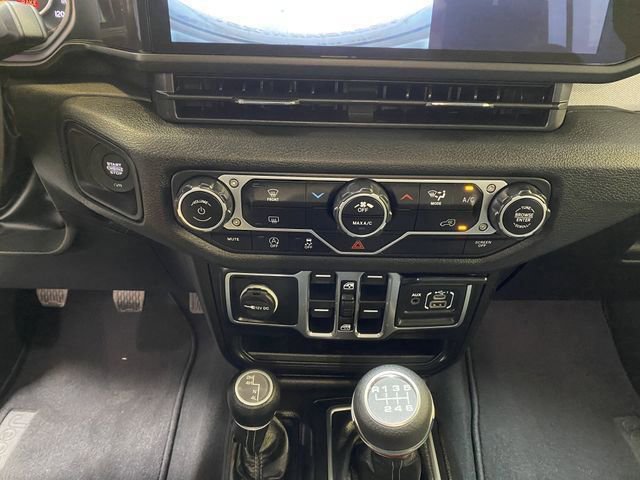 Used 2025 Jeep Wrangler Sport image 42