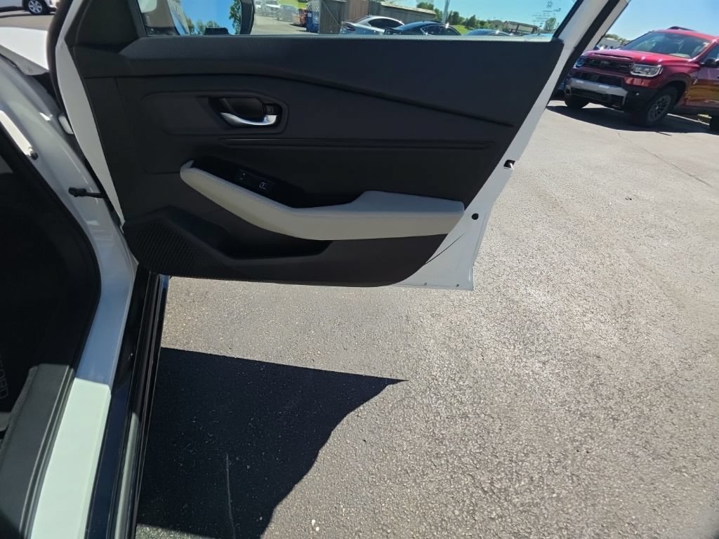 Used 2024 Honda Accord Touring image 32