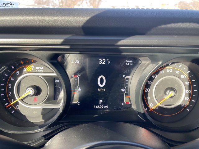 Used 2024 Jeep Wrangler Unlimited Rubicon w/ Dual Top Group image 22