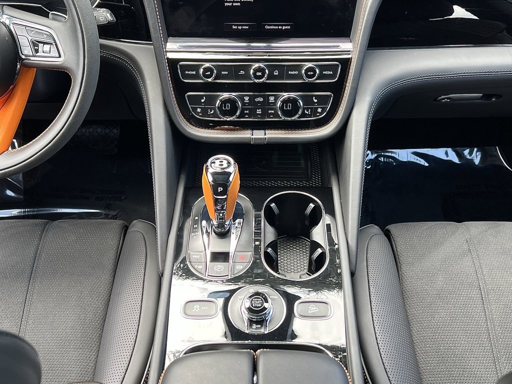 Used 2023 Bentley Bentayga image 46