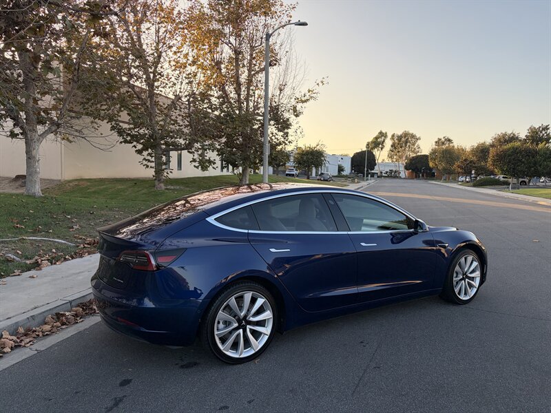 Used 2018 Tesla Model 3 Long Range AWD/4WD image 4