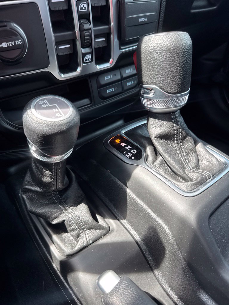 New 2026 Jeep Gladiator Sport AWD/4WD image 13
