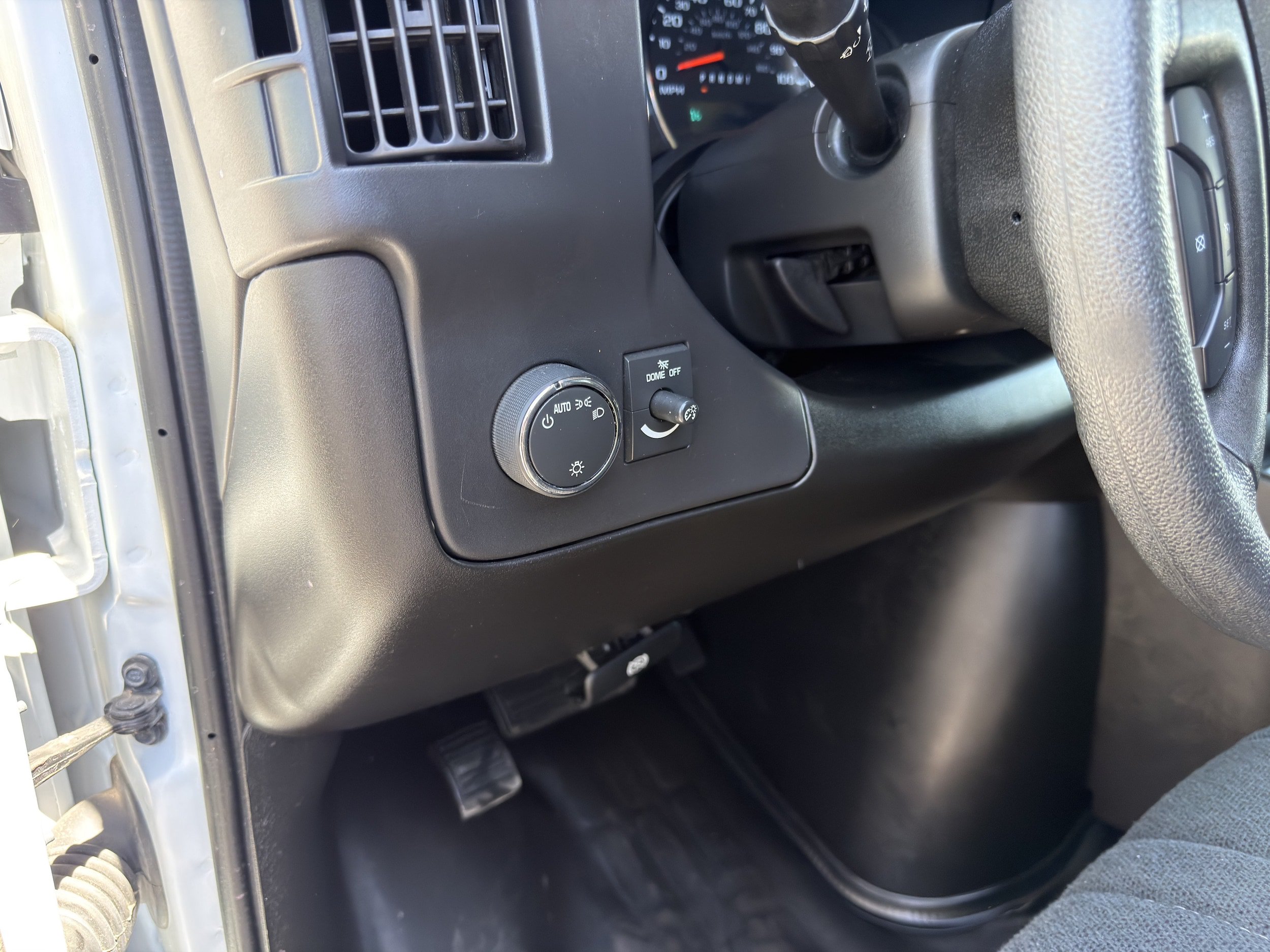 Used 2024 Chevrolet Express 2500 w/ Driver Convenience Package RWD image 27